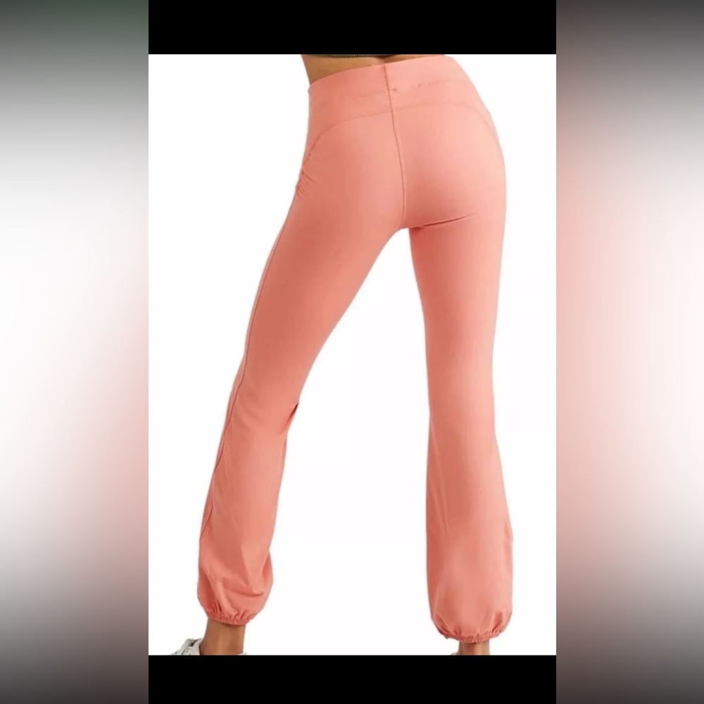 NWT FREE PEOPLE $88 FP movement let’s bounce Pant in “Crush Blush”  Size Large